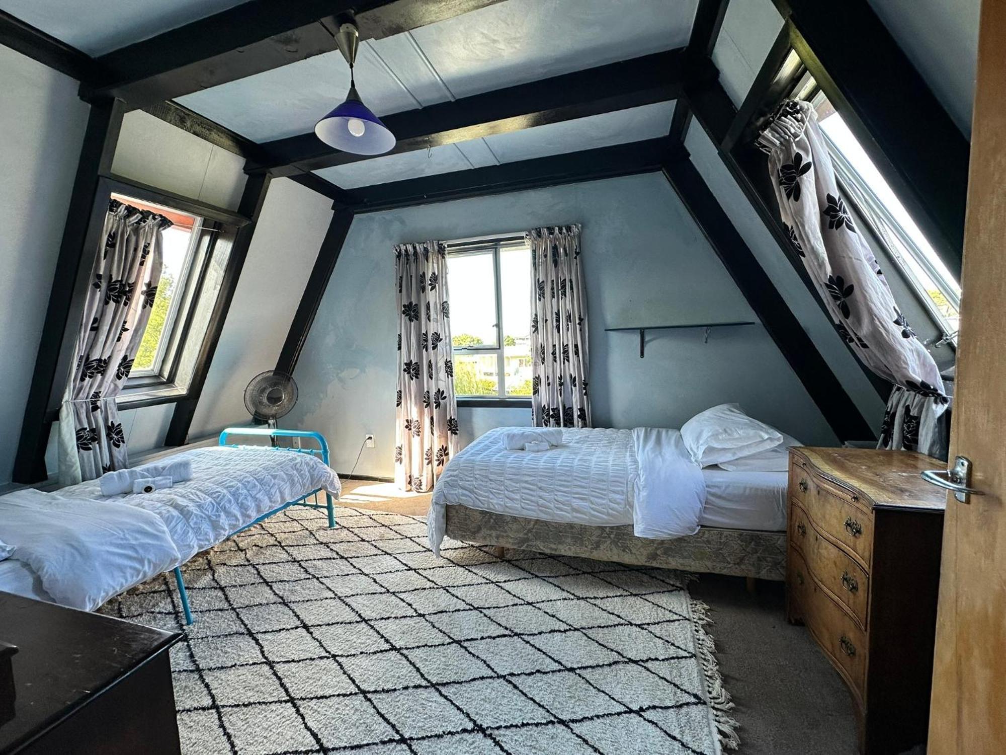 Cooks Beach Holiday Home ภายนอก รูปภาพ