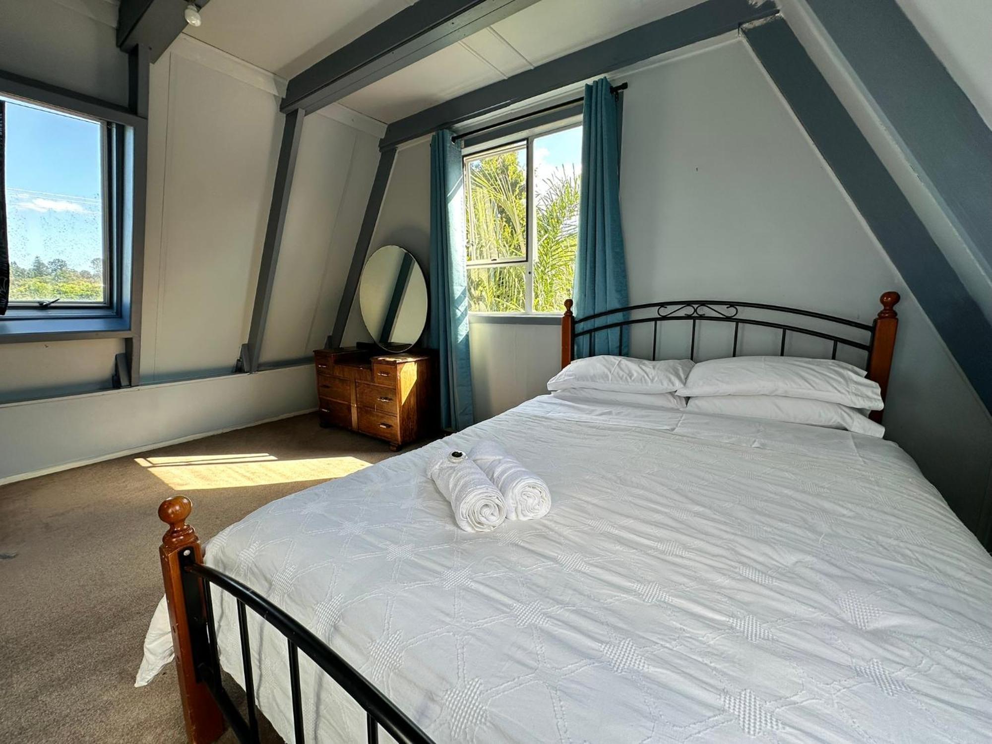 Cooks Beach Holiday Home ภายนอก รูปภาพ